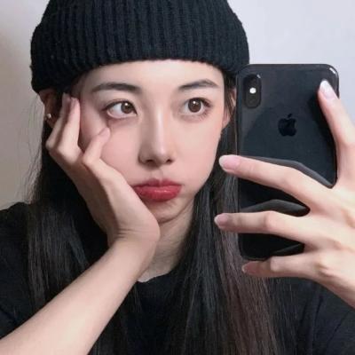 校阅女孩河野悦子